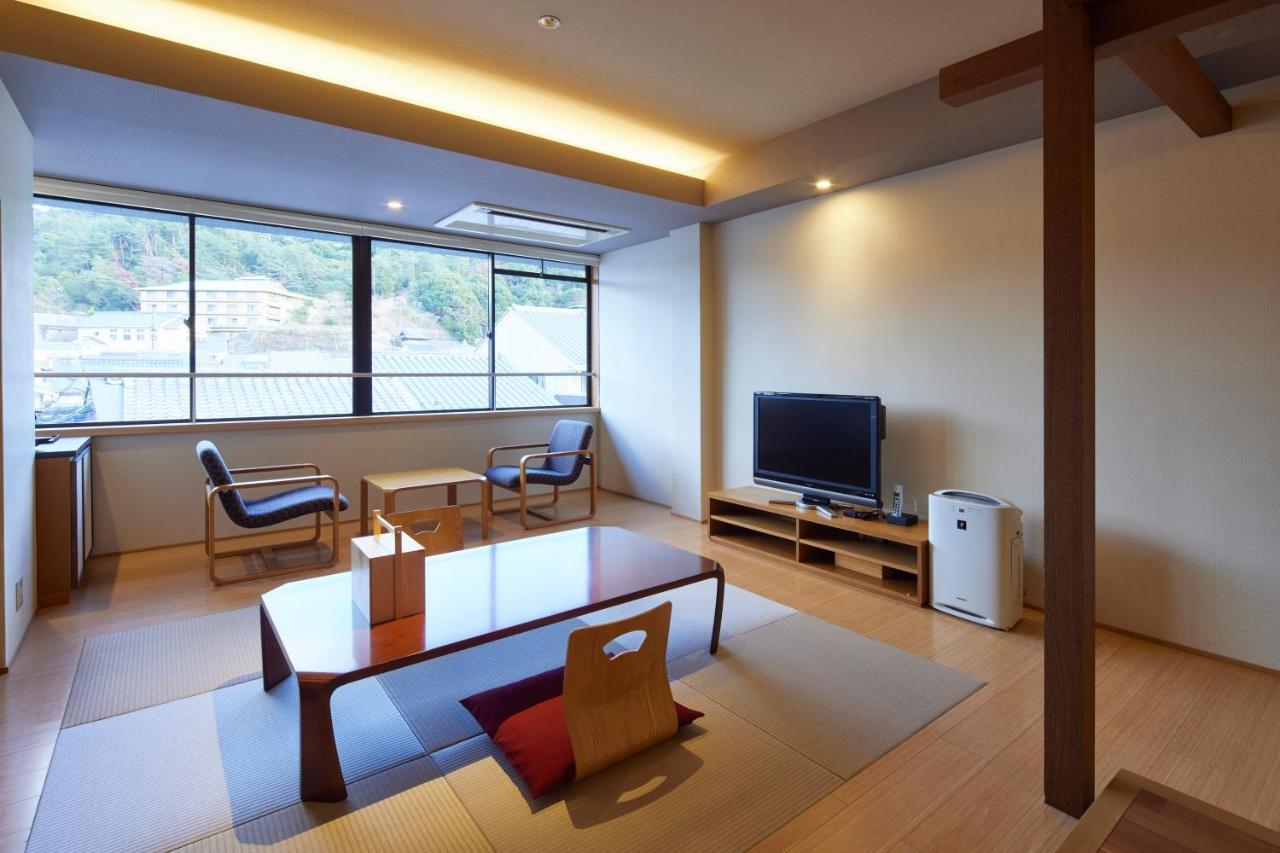 Hotel Itsukushima Iroha à Hatsukaichi Extérieur photo