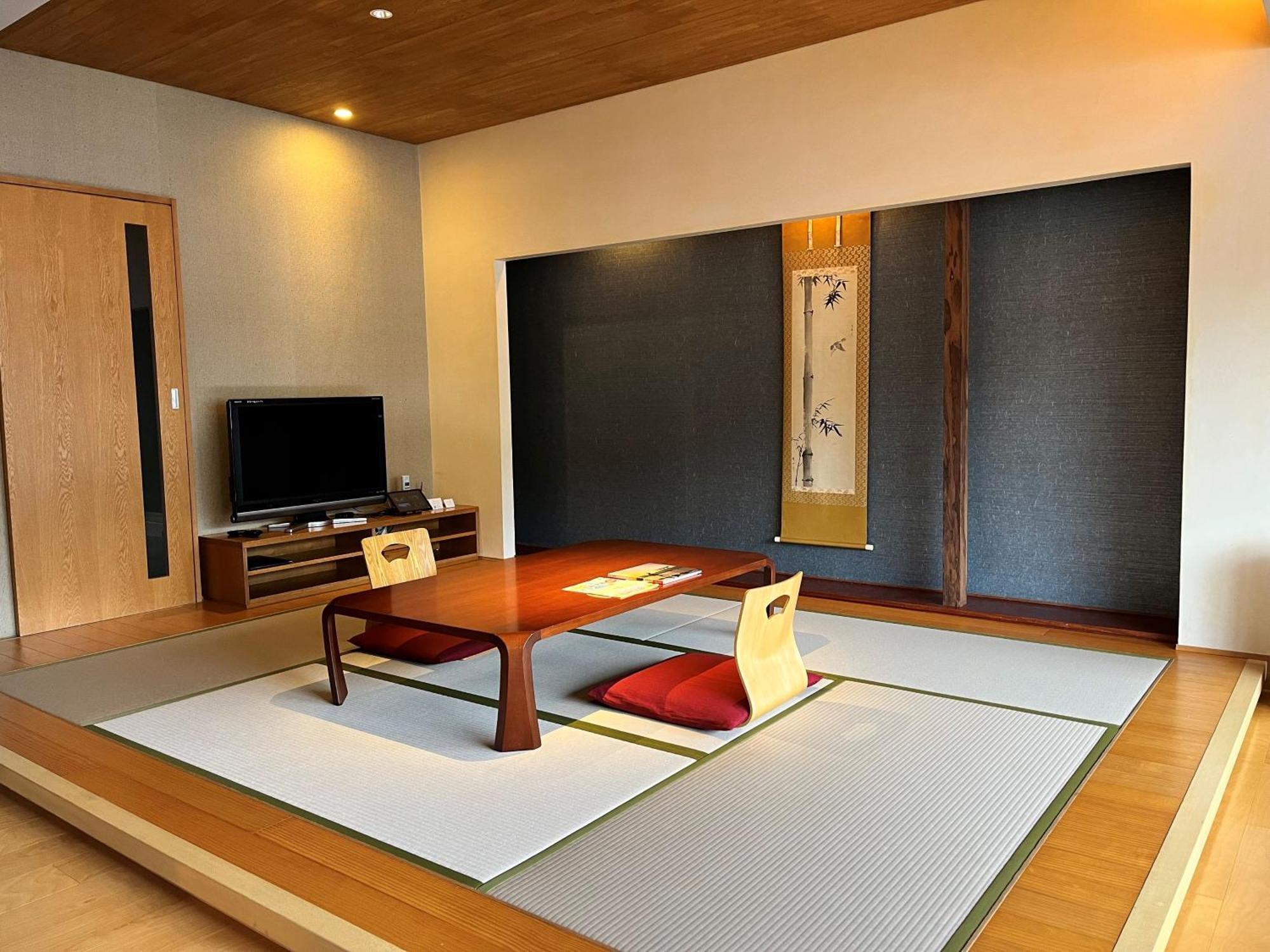 Hotel Itsukushima Iroha à Hatsukaichi Extérieur photo